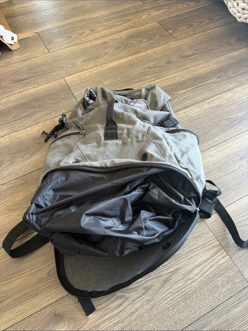 Oakley Latitude Flex Pack 30L Granite Gray Black Utility Backpack